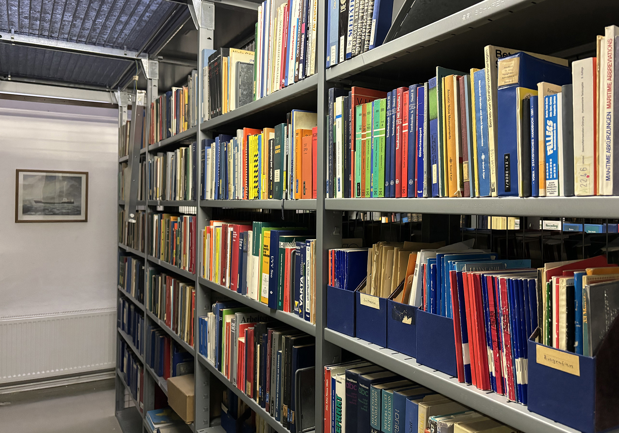 DSR Archiv Halle und Regale